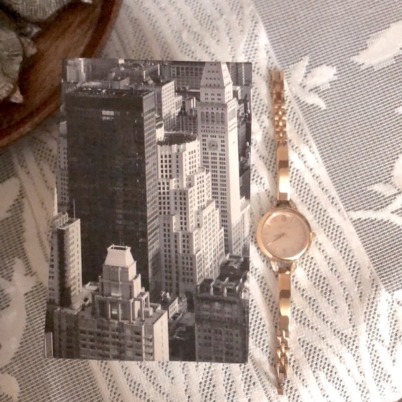 Round dial Caravelle New York rose gold wrist watch - Picture 5 of 5